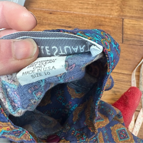 Geometric Vintage High-Neck Button Up Shirt - Picture 9 of 9